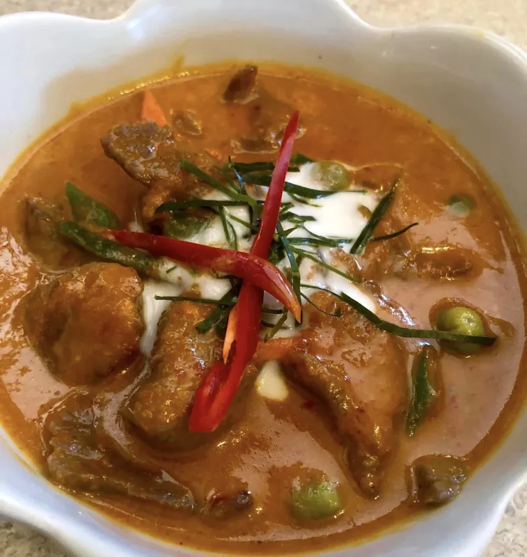 Boeuf Curry Rouge OU Poulet ail/poivre